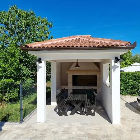 Lukas Bed and breakfast Sukošan