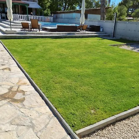 Lukas ベッド・アンド・ブレックファスト 4*