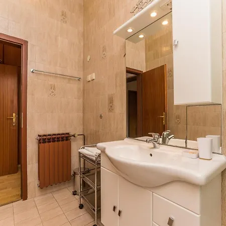 ベッド・アンド・ブレックファスト Lukas Sukošan