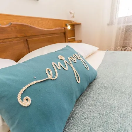 Lukas Bed and breakfast Sukošan