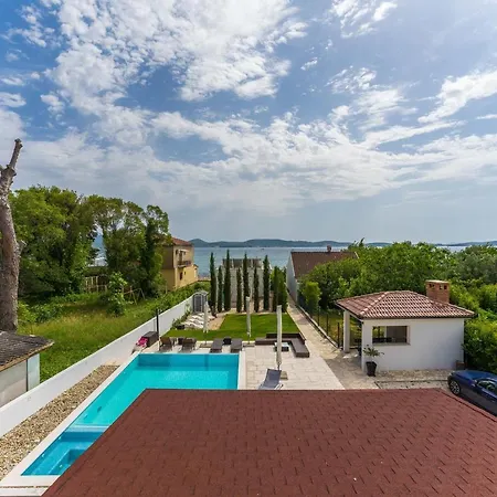 Lukas ベッド・アンド・ブレックファスト