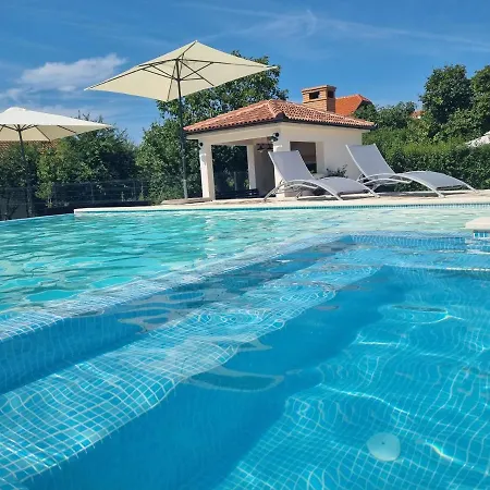 Bed & Breakfast Lukas Sukošan