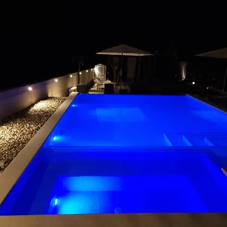 Lukas Bed & Breakfast Sukošan