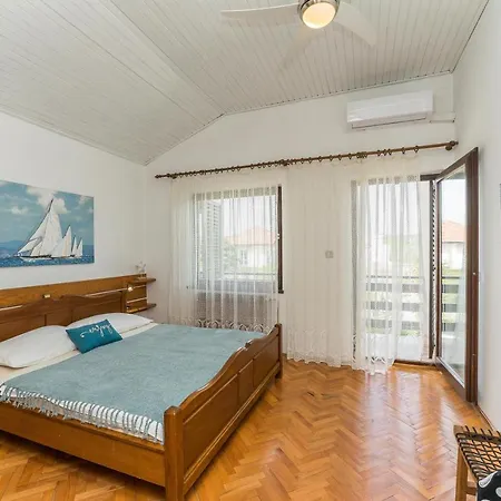 krevet i doručak Lukas 4*