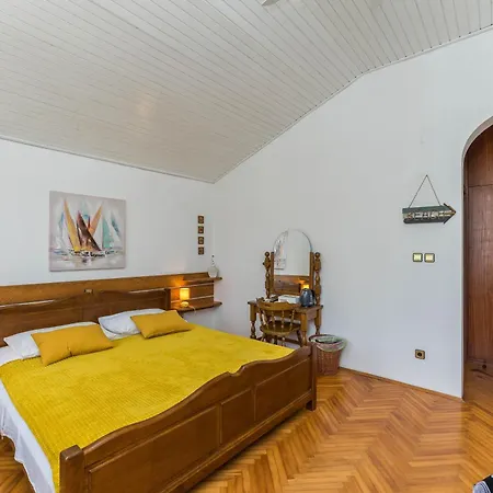 Bed & Breakfast Lukas Sukošan