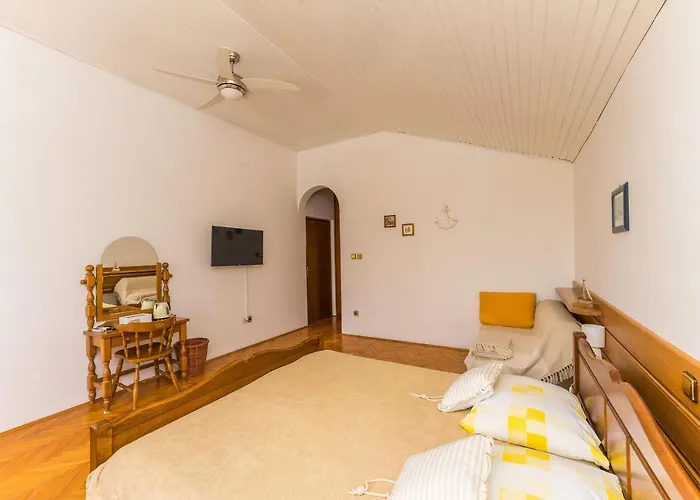 Bed & Breakfast Lukas Sukošan